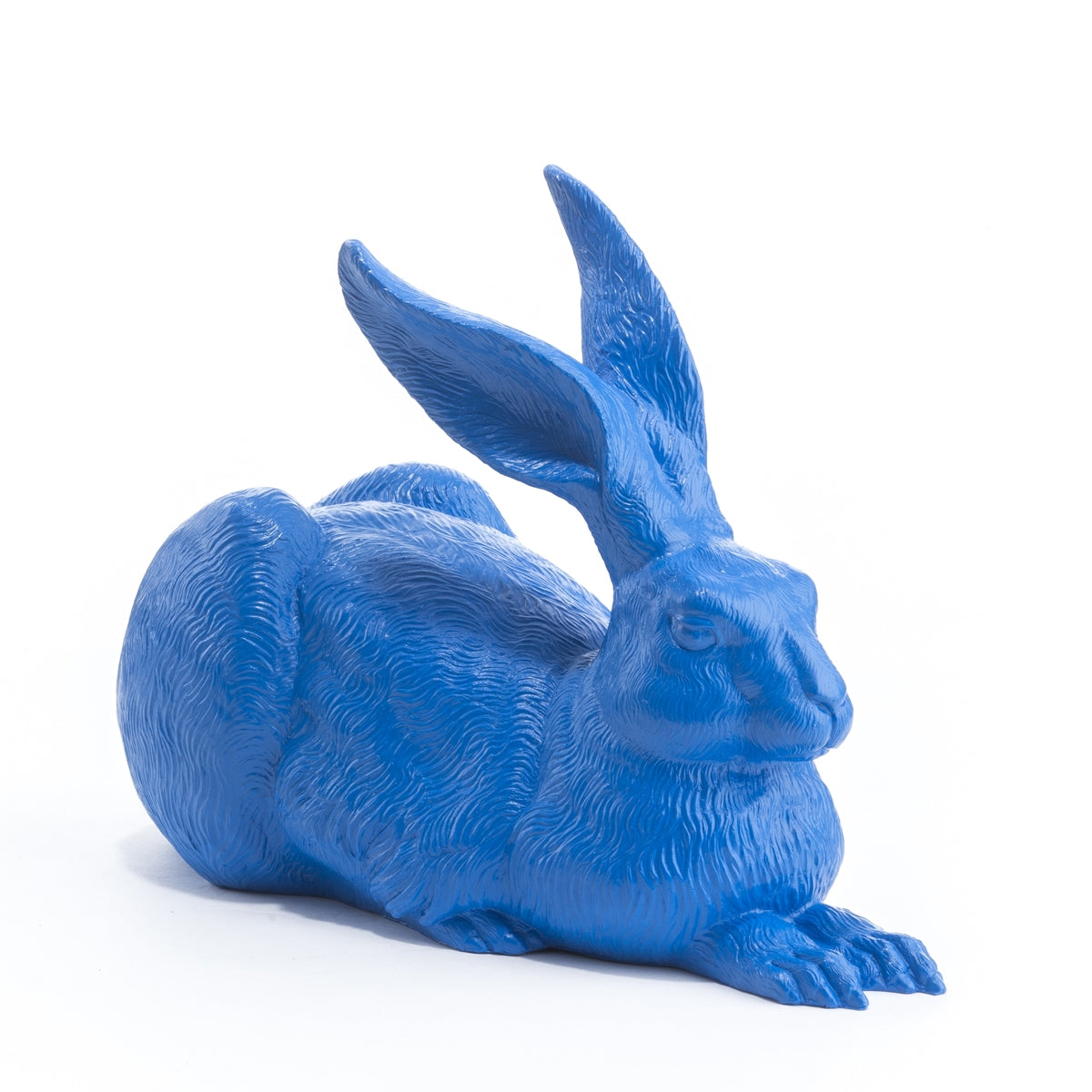 Blaue Skulptur des Dürer-Hasen von Ottmar Hörl, moderne Interpretation des berühmten Feldhasen von Albrecht Dürer, farbige Kunststofffigur