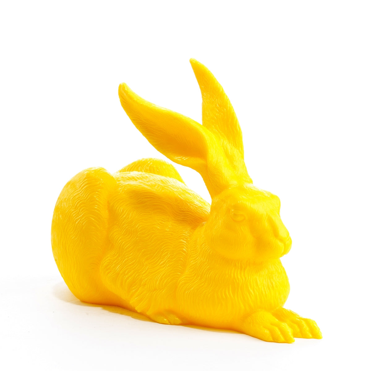 Gelbe Skulptur des Dürer-Hasen von Ottmar Hörl, moderne Interpretation des berühmten Feldhasen von Albrecht Dürer, farbige Kunststofffigur
