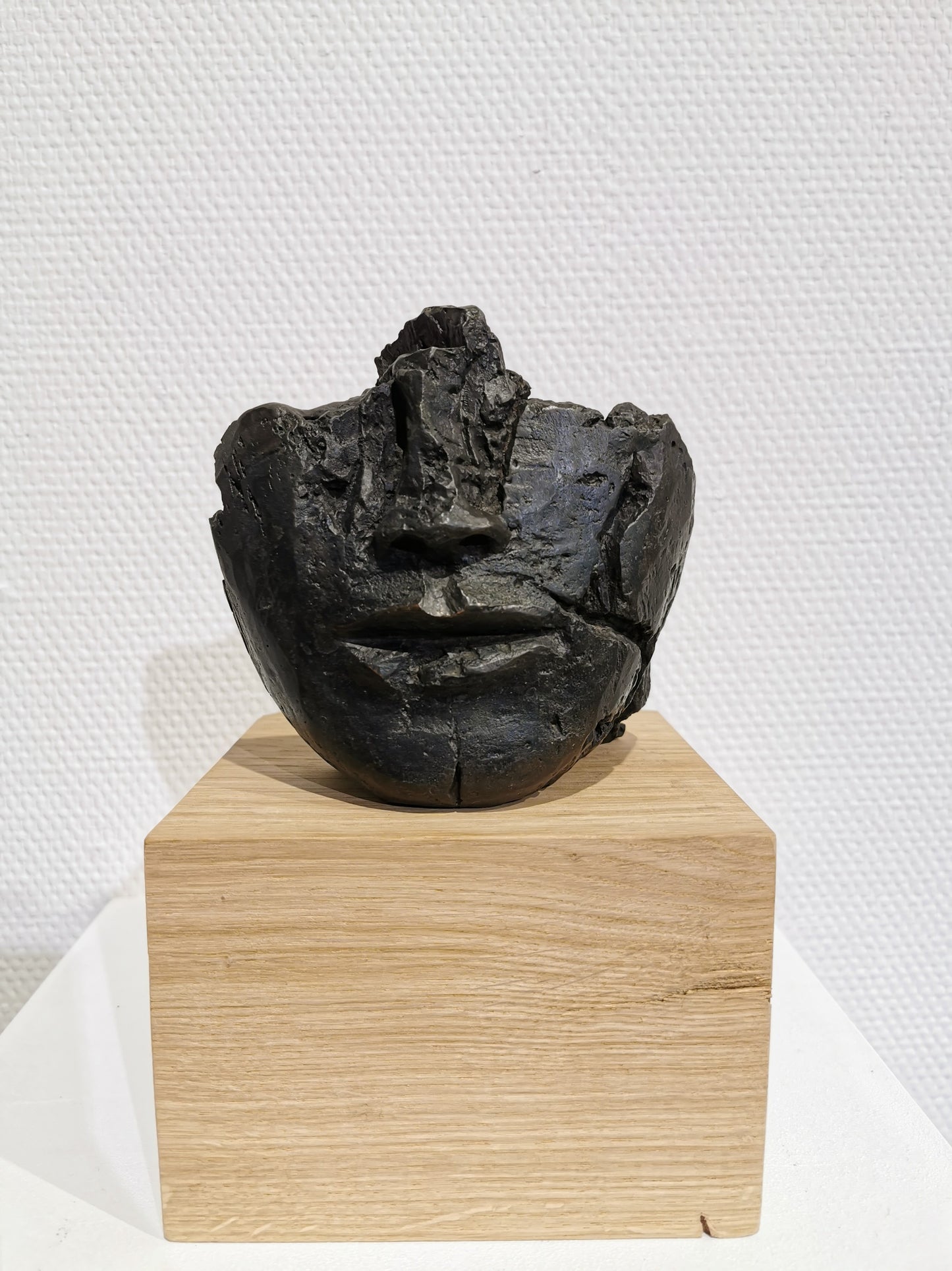Dietrich Klinge: Kopf 349 (Bronze) mit Eichensockel